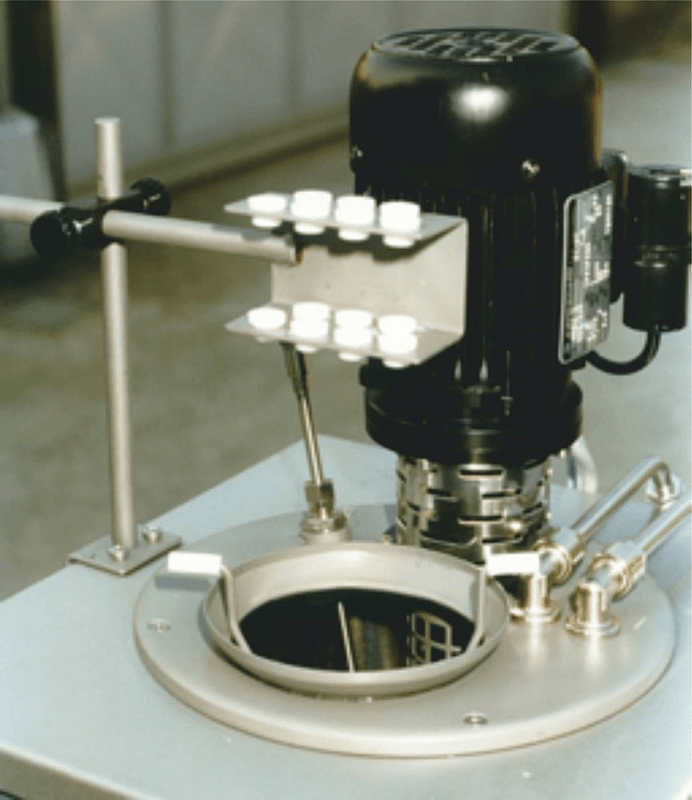 Optional vertical overflow system of the calibration bath LR-Cal BK 40-M