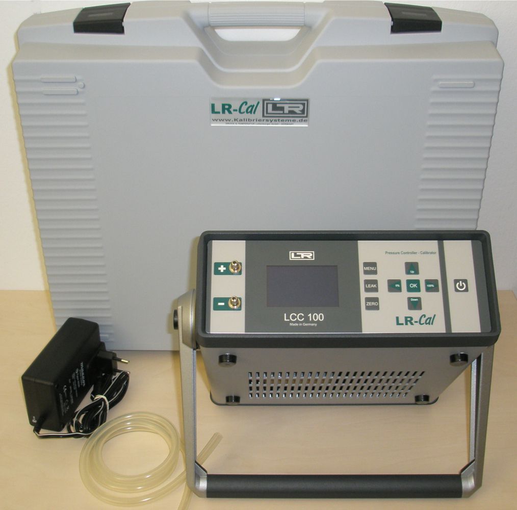 LR-Cal LCC 100 with case