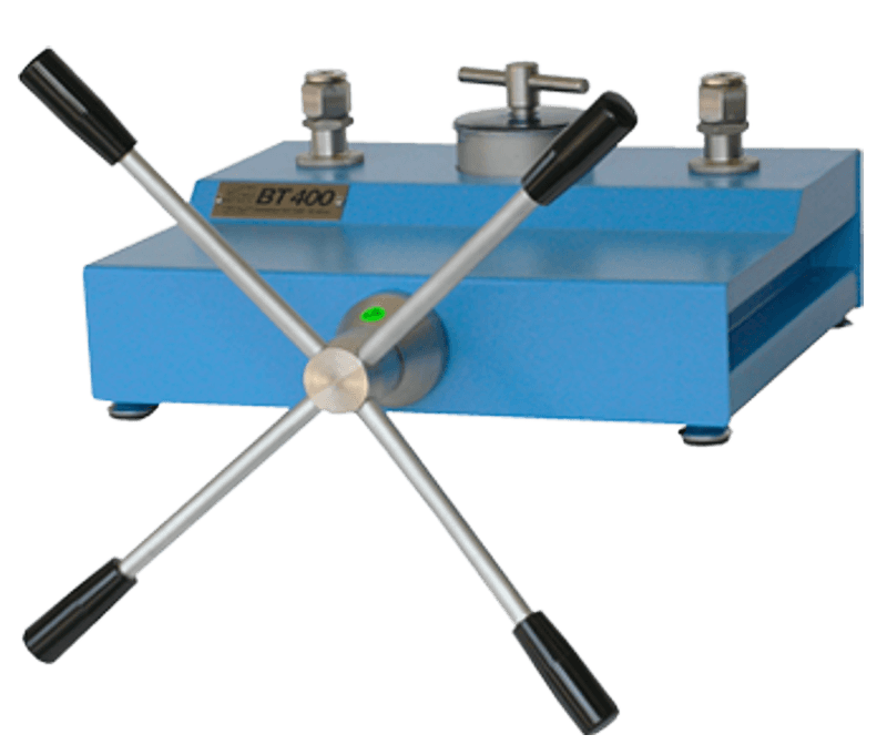 LR-Cal BT 400-OX pressure comparison test pump for oxygen applications