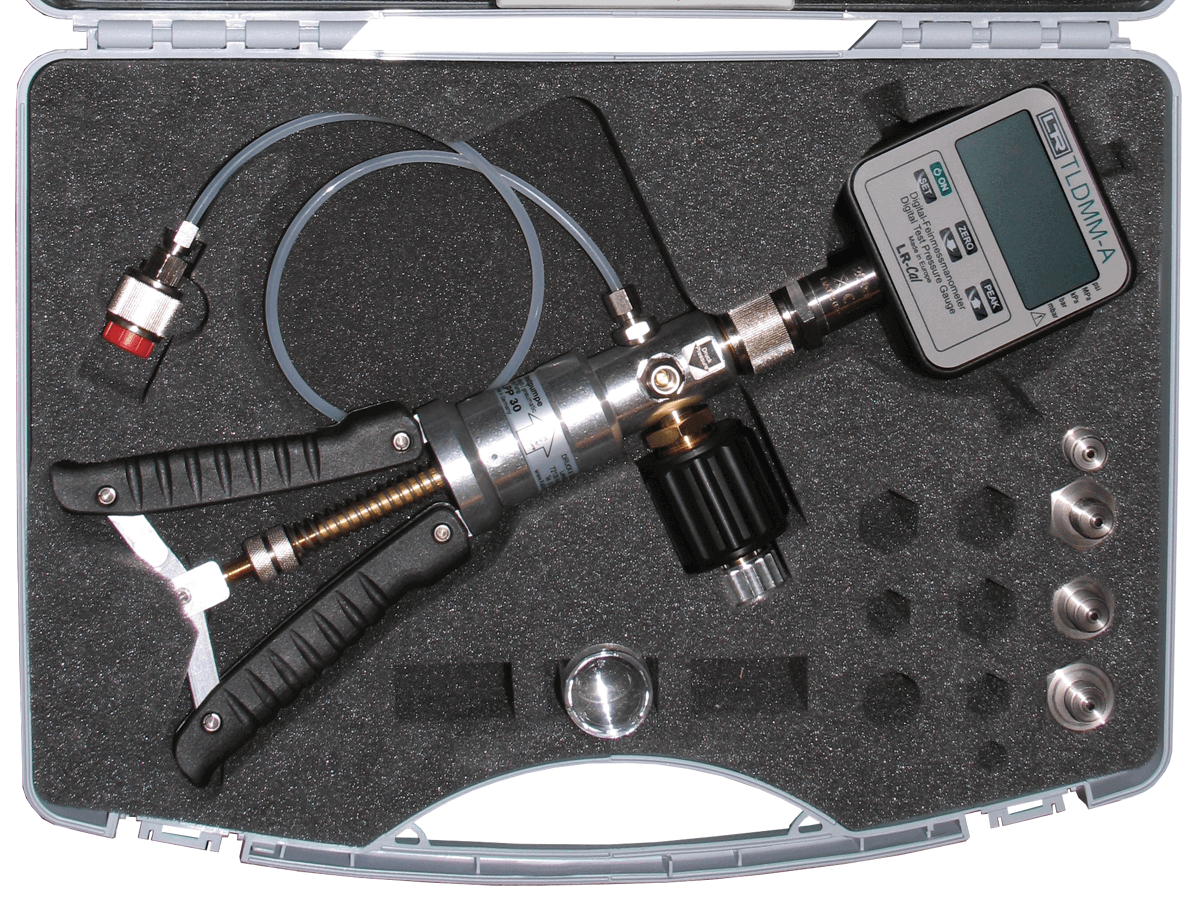 LR-Cal LPP 40 with reference instrument in carrying case